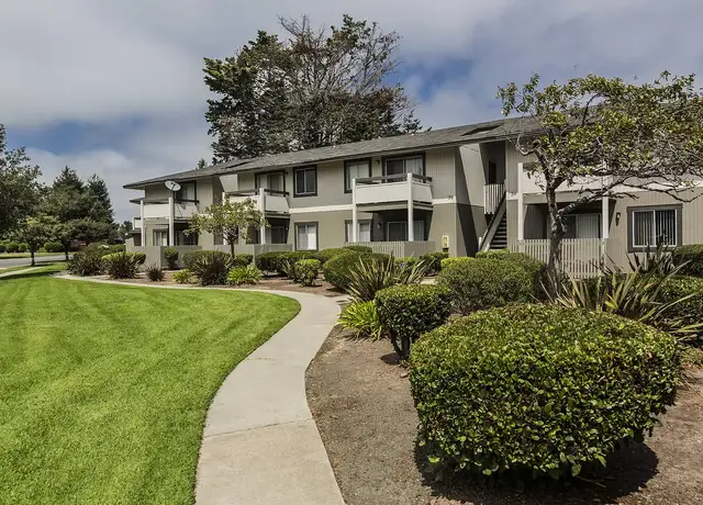 Photo of 939 Heather Cir, Salinas, CA 93906