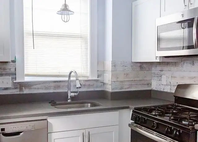 Photo of 17 Beach Rd, Lynn, MA 01902