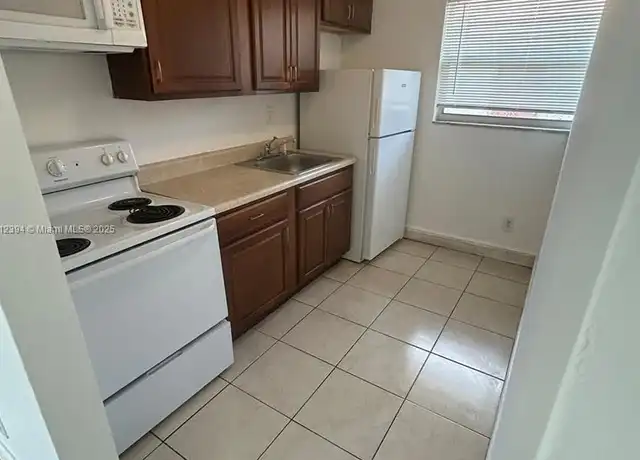 Property at 2780 NW 14th St Unit 2, Fort Lauderdale, FL, 33311, 3 beds, 2 baths, [object Object]