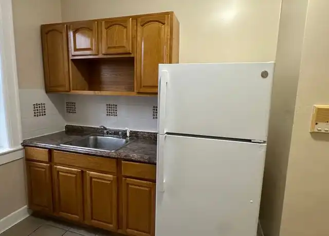 Property at 160 Thorne St Unit B-1, Jersey City, NJ, 07307, 2 beds, 1 bath, [object Object]