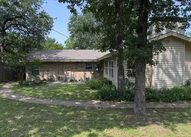 Property at 2614 W Newton Cir, Irving, TX, 75062, 4 beds, 3 baths, [object Object]