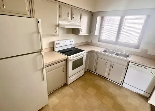 Property at 5436 Cresthaven Ln Unit 2, Toledo, OH, 43614, 1 bed, 1 bath, [object Object]
