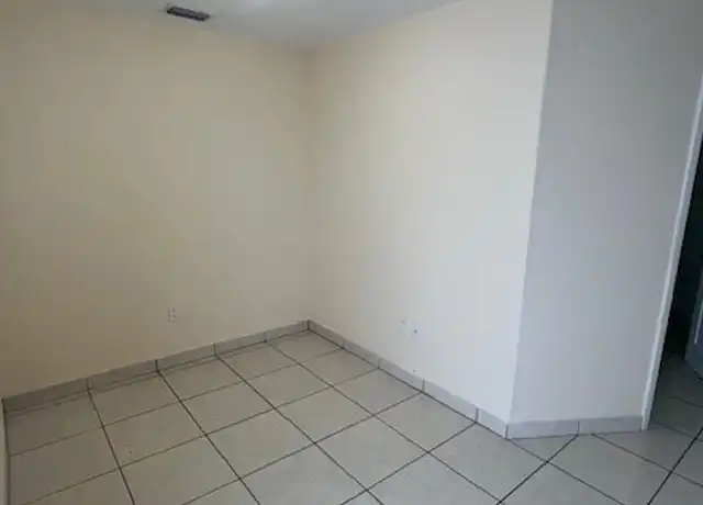 Property at 111 W 11th St, Hialeah, FL, 33010, 1 bed, 1 bath, [object Object]