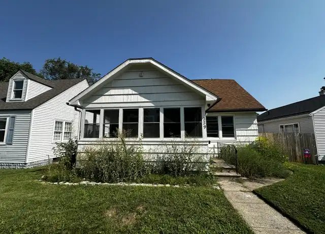 Property at 229 E Fairview Ave, South Bend, IN, 46614, 4 beds, 2 baths, [object Object]