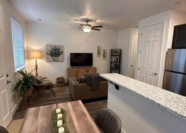 Property at 1060 Buschmann Rd Unit 32, Paradise, CA, 95969, 1 bed, 1 bath, [object Object]
