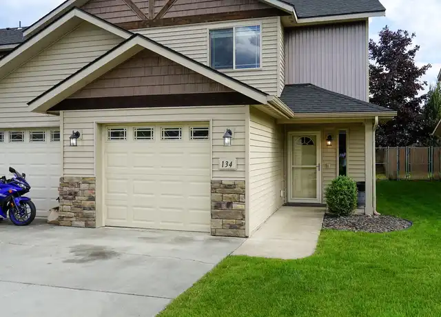 Property at 134 E Maryanna Ln, Hayden, ID, 83835, 3 beds, 2.5 baths, [object Object]