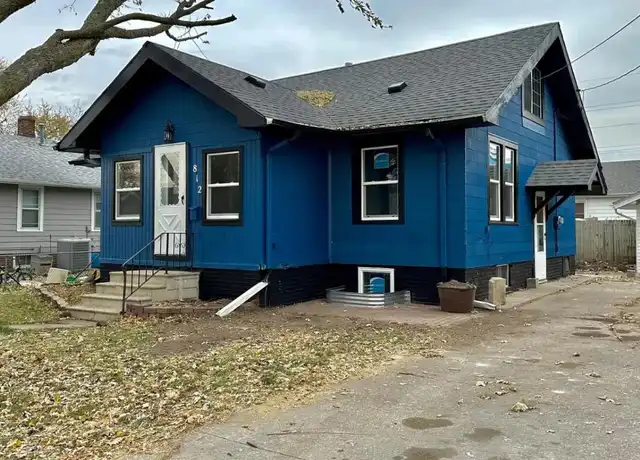 Property at 812 N 3rd Ave W, Newton, IA, 50208, 4 beds, 1 bath, [object Object]