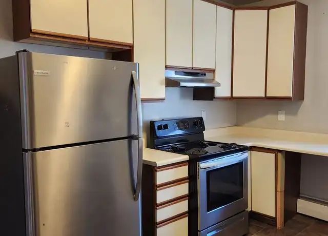 Property at 182 W Broad St, Yoe, PA, 17313, 2 beds, 1 bath, [object Object]