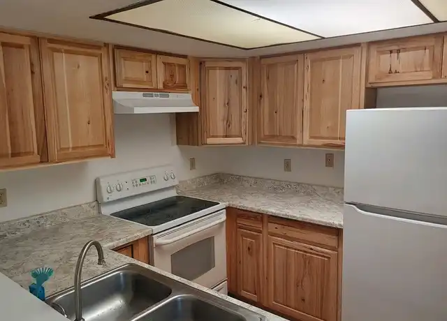 Property at 3325 N Glen Creek Dr, Tucson, AZ, 85712, 3 beds, 2 baths, [object Object]
