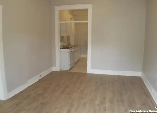 Property at 1138 W Ashby Pl, San Antonio, TX, 78201, 2 beds, 1 bath, [object Object]
