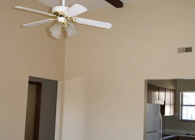 Property at 1817 E 33rd St, Joplin, MO, 64804, 2 beds, 1 bath, [object Object]