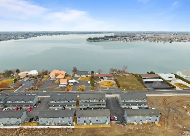 Property at 2631 W Marina Dr Unit 2, Moses Lake, WA, 98837, 2 beds, 2.5 baths, [object Object]