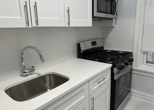 Property at 317 Union St Unit B2, Jersey City, NJ, 07304, 2 beds, 1 bath, [object Object]