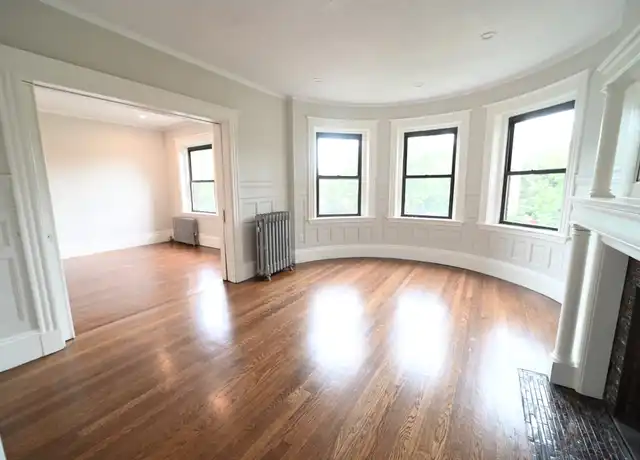 Property at 1855 Beacon St Unit 3, Brookline, MA, 02445, 3 beds, 1 bath, [object Object]