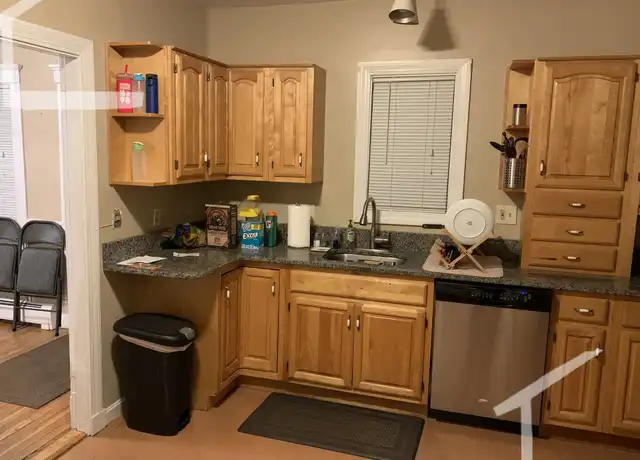 Property at 14 Lyons Ct Unit 1, Watertown, MA, 02472, 1 bed, 1 bath, [object Object]
