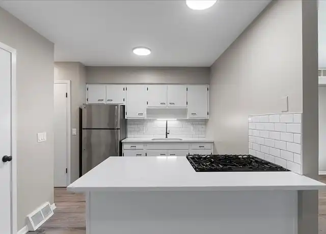 Property at Revere House - 233 S Batavia Ave, Batavia, IL, 60510, 1-2 bed, 1 bath, [object Object]