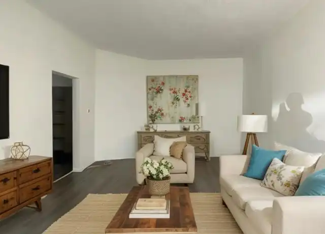 Property at 1908 Arlington Ave Unit 3, Des Moines, IA, 50314, 2 beds, 1 bath, [object Object]