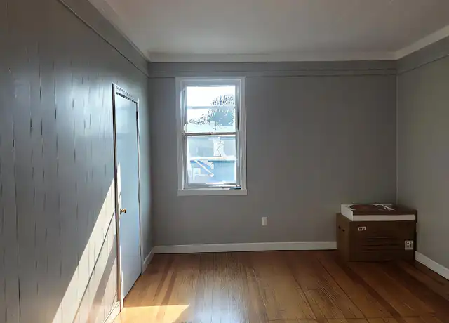 Property at 9 West St Unit 9, Bristol, RI, 02809, 2 beds, 1 bath, [object Object]