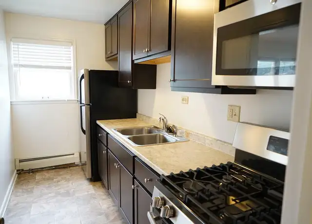 Photo of 555 Cleveland Ave S, St Paul, MN 55116