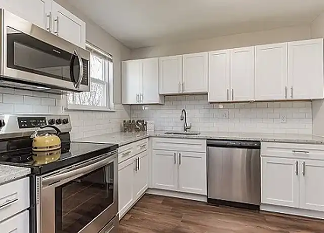 Property at The Springs Townhomes - 53 Bayberry Rd, Parkville, MD, 21234, 2-3 beds, 1-1.5 bath, [object Object]