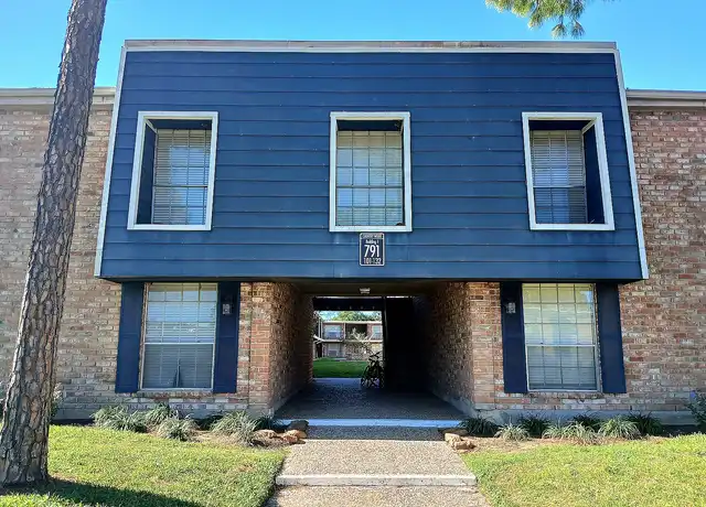 Property at Country Wood - 791 Bateswood Dr, Houston, TX, 77079, 2-3 beds, 2 baths, [object Object]
