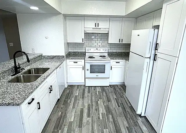 Property at Country Wood - 791 Bateswood Dr, Houston, TX, 77079, 2-3 beds, 2 baths, [object Object]
