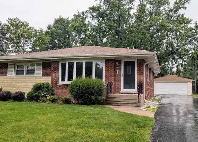 Property at 736 N Wilshire Ln, Arlington Heights, IL, 60004, 3 beds, 1.5 baths, [object Object]
