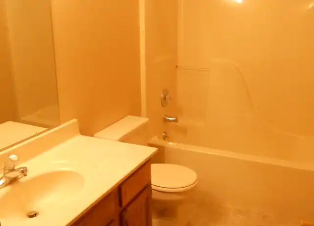 Property at 1604 S 13th St Unit 4, Herrin, IL, 62948, 2 beds, 1 bath, [object Object]