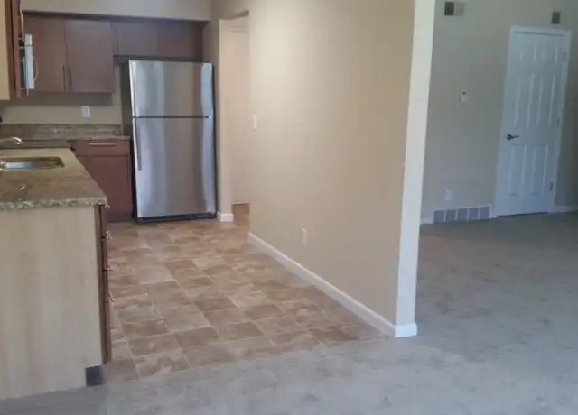 Property at 535 S 37th St Unit 106, Omaha, NE, 68105, 2 beds, 2 baths, [object Object]
