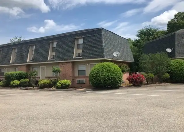 Property at 306 N Main St, Lexington, TN, 38351, 2 beds, 1.5 baths, [object Object]