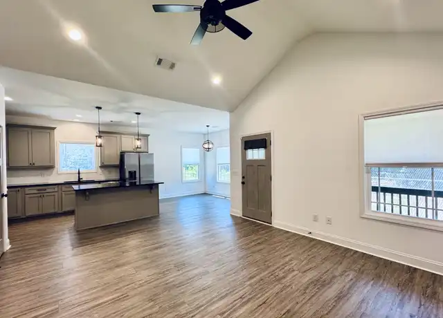 Property at 8 Summertide Dr, Phenix City, AL, 36869, 3 beds, 2 baths, [object Object]