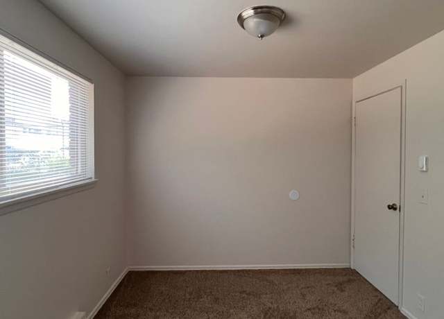 Photo of 14346 32nd Ave NE Unit 143361/2, Seattle, WA 98125