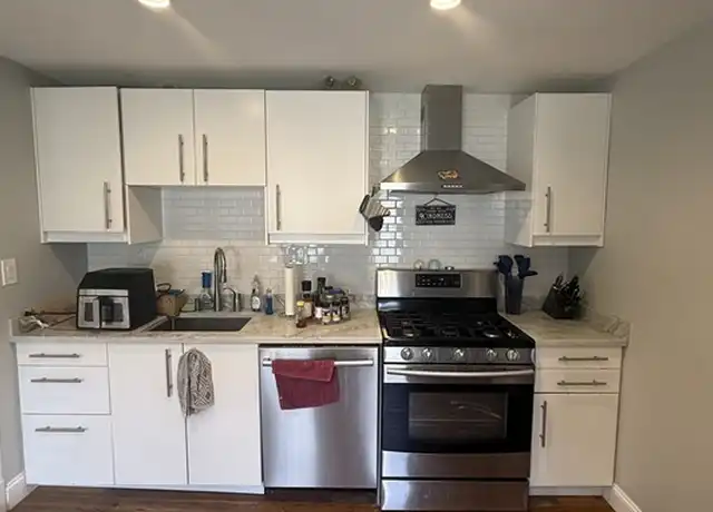 Property at 110 Quincy Ave Unit 3, Winthrop, MA, 02152, 2 beds, 1 bath, [object Object]