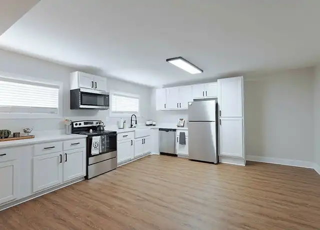 Property at The Gardens - 403 Holly Ln, Dothan, AL, 36301, 1-2 bed, 1-2 bath, [object Object]