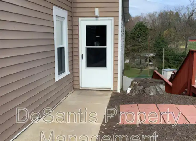 Property at 2061 Brodhead Rd Unit 1A, Aliquippa, PA, 15001, 1 bed, 1 bath, [object Object]