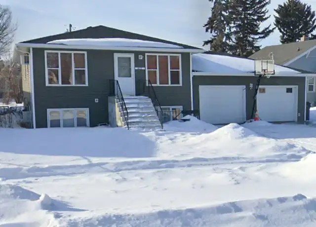 Property at 622 S 16th St Unit 1/2, Bismarck, ND, 58504, 3 beds, 1 bath, [object Object]