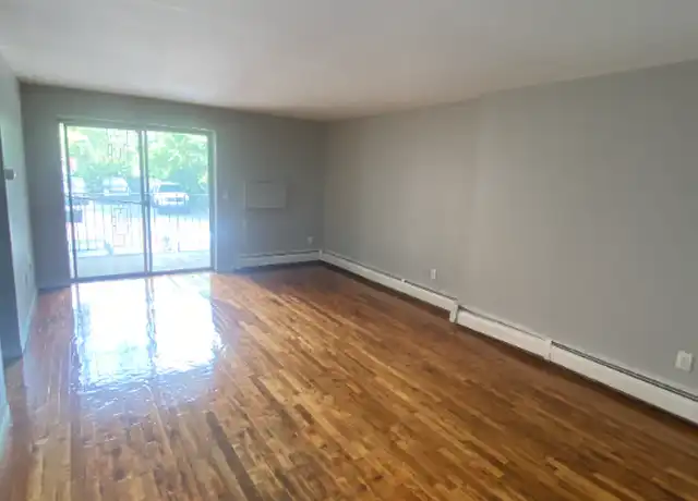 Property at 20 May St #107, Hartford, CT, 06105, 1 bed, 1 bath, [object Object]