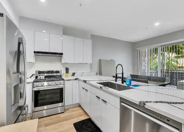 Property at 416 N La Fayette Park Pl, Los Angeles, CA, 90026, 4 beds, 4 baths, [object Object]