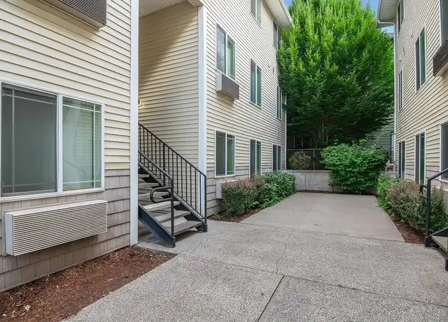Property at Raven Apartments - 340 SE 148th Ave, Portland, OR, 97233, 2 beds, 1 bath, [object Object]