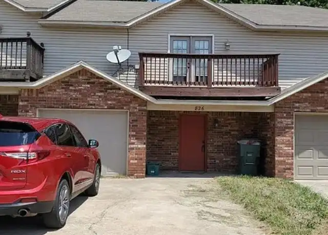 Property at 826 W Peachtree Dr, Fayetteville, AR, 72703, 3 beds, 2.5 baths, [object Object]