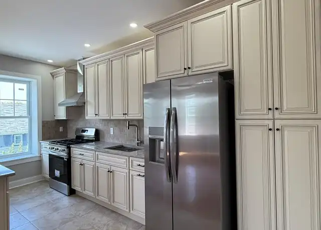 Property at 94-34 Van Wyck Expy, South Richmond Hill, NY, 11419, 3 beds, 1 bath, [object Object]