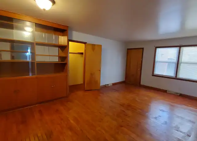Property at 314 Mecherle Dr Unit 1, Bloomington, IL, 61701, 2 beds, 1 bath, [object Object]