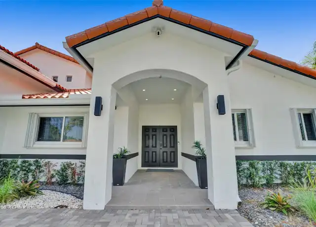 Property at 2256 SE 10th St, Pompano Beach, FL, 33062, 6 beds, 4 baths, [object Object]