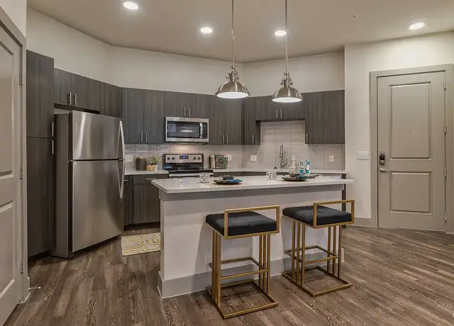 Photo of 1700 W Frankford Rd, Carrollton, TX 75007