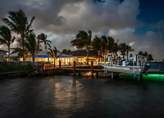 Property at 844 East Dr, Boynton Beach, FL, 33435, 3 beds, 2.5 baths, [object Object]