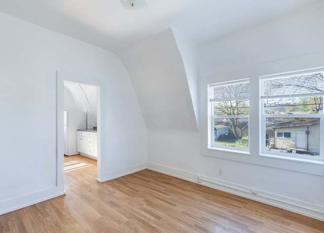 Photo of 302 17th Ave Unit 3, Longview, WA 98632
