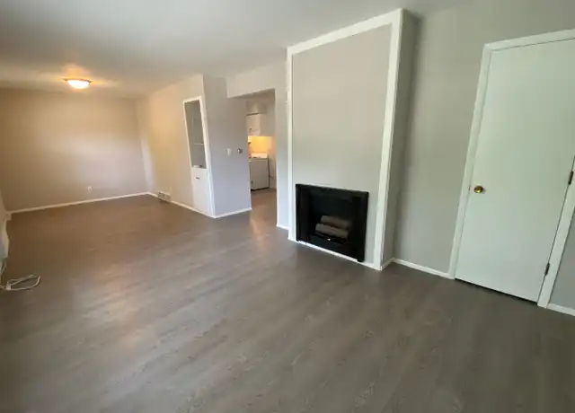 Property at 401 Donald Dr Unit 04, Burlington, WI, 53105, 2 beds, 1 bath, [object Object]