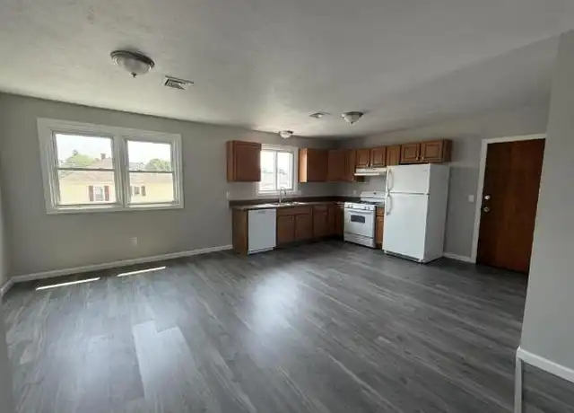 Property at 132 Vale St, Fall River, MA, 02724, 2 beds, 1 bath, [object Object]