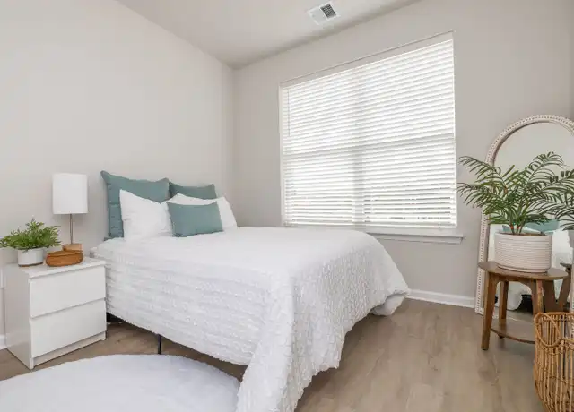 Property at 2895 Easton Ave Unit 2895-202, Bethlehem, PA, 18017, 2 beds, 2 baths, [object Object]