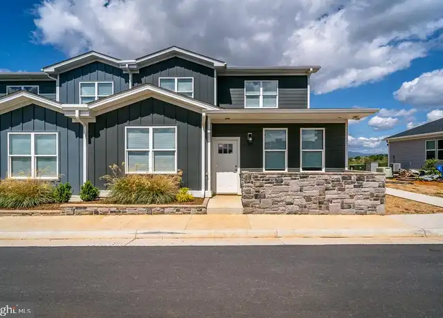 Property at 1528 Crownpoint Dr, Harrisonburg, VA, 22801, 3 beds, 2 baths, [object Object]